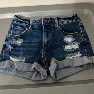 Women’s/juniors blue jean shorts.